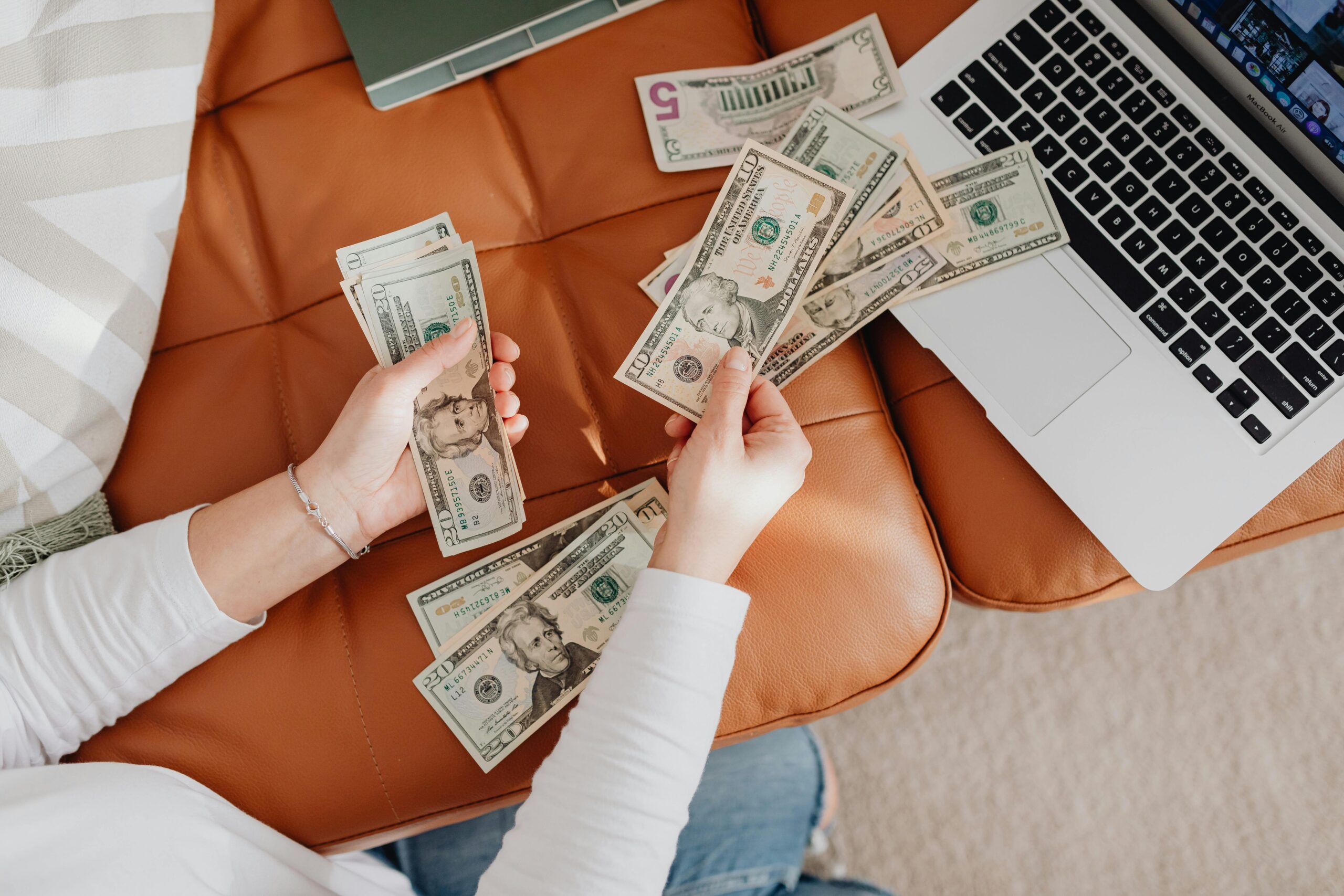 Budgeting on Low Income: 20 Essential Steps to Cut Spending and Save 2 pexels karolina grabowska 5902919 scaled