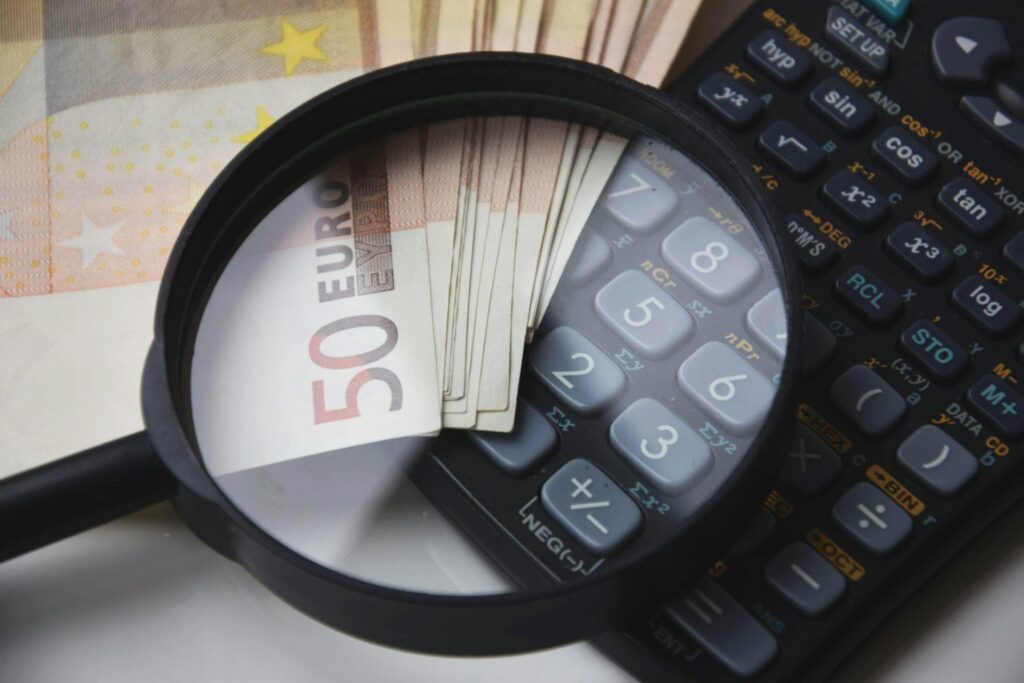 difference between CD Dividend Rate and Interest Rate 2 pexels pixabay 221174