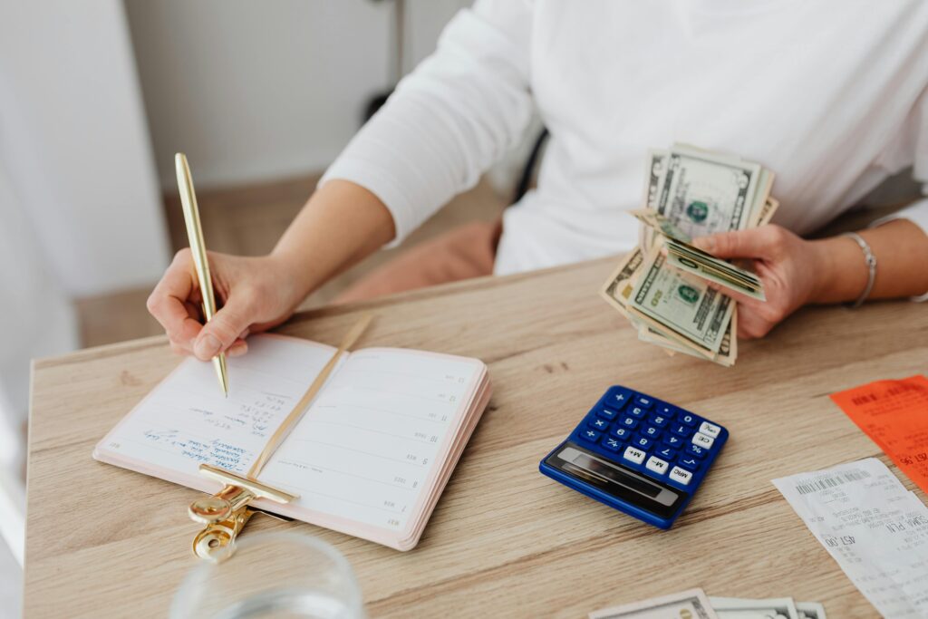 How to Save Money Fast: 10 Proven Tips 2 pexels karolina grabowska 5900184